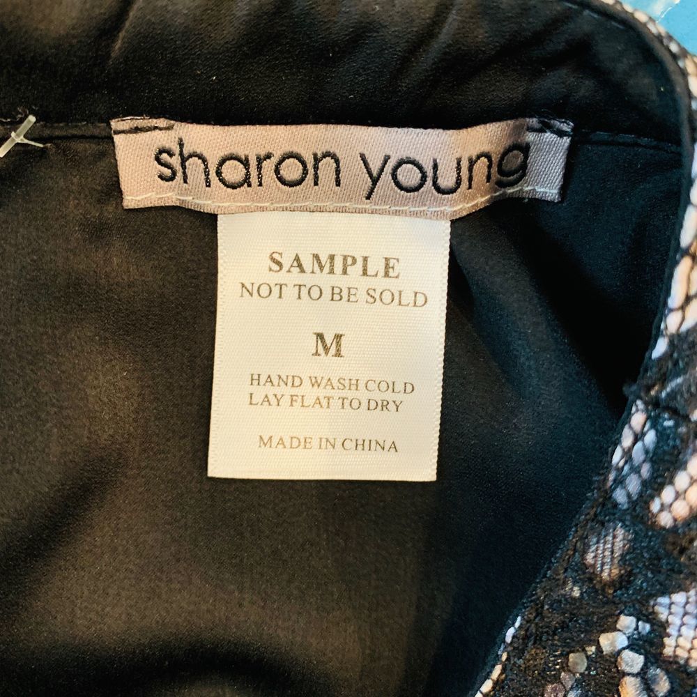 SHARON YOUNG BLACK LACEY TOP - Picture 5 of 5